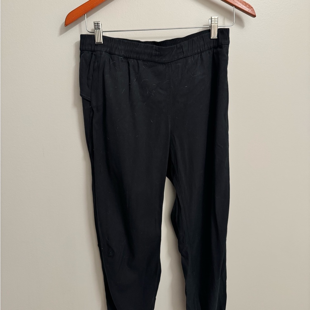 Lululemon Essential Affinity Mid Rise Jogger